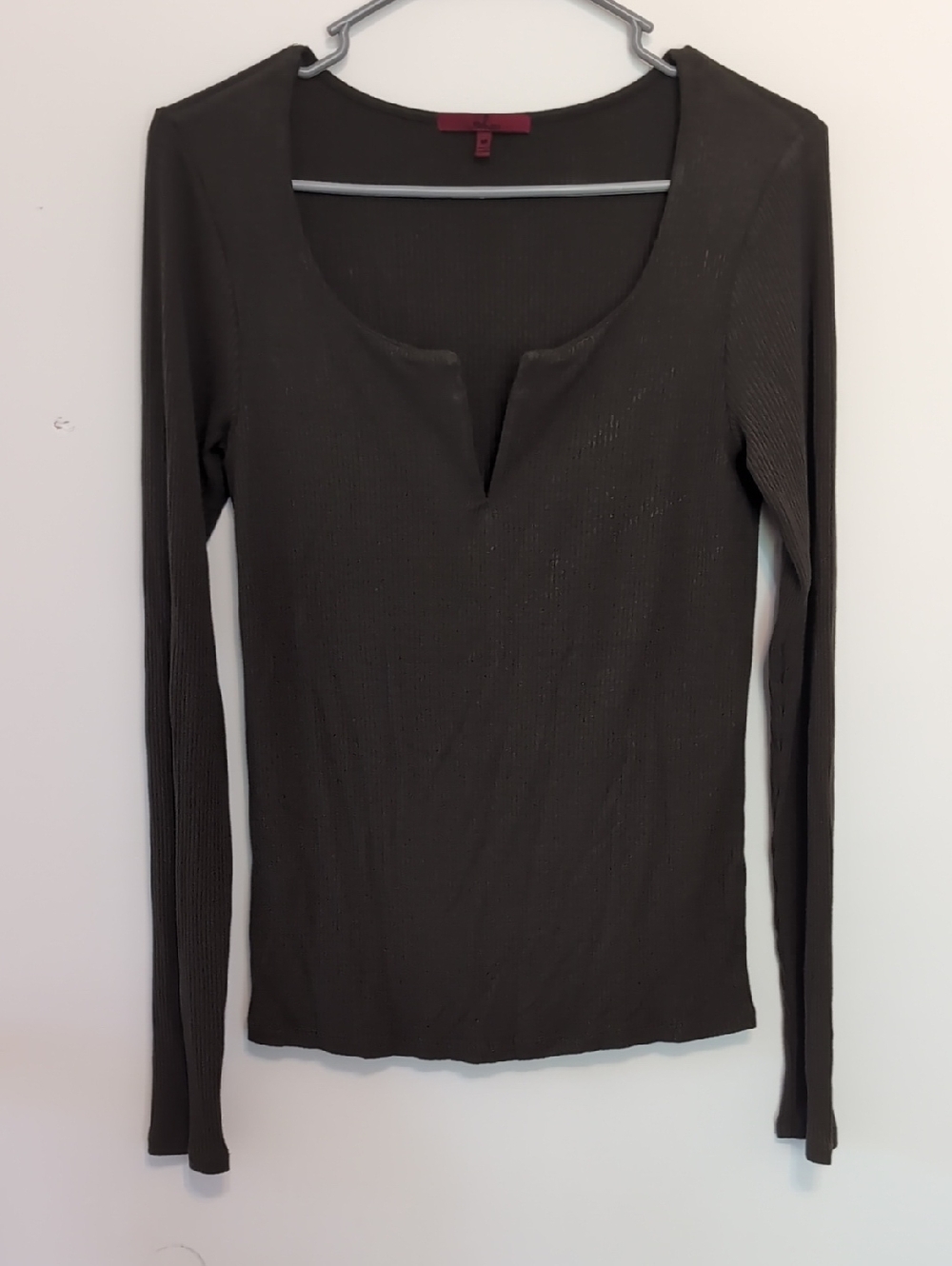 red by BKE Black Ribbed Split Neck Long Sleeve Top Size Medium